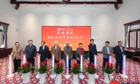 翰墨润心，立德树人！方祖岐将军捐赠作品展在南师大开幕