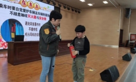 公交劳模进校园 榜样引领助成长