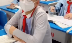 老师意外发现13岁学生已是公司老板：还有五六位员工