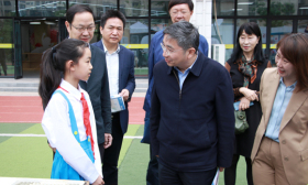江涌在南京专题调研中小学心理健康教育工作