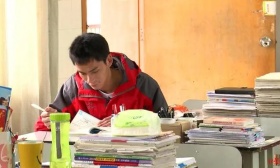 35岁男子为考清华复读14年，曾考上多所一本名校，均放弃