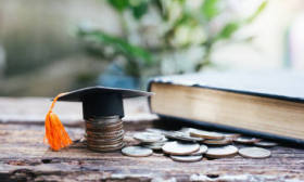 两办完善学生资助体系：符合条件的家庭经济困难高中生可免学杂费