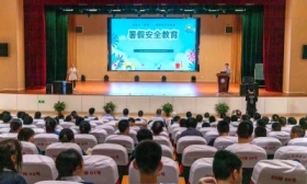 “苔花”关爱工作站温馨驻守市特教中心