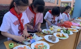丹阳市蒋墅中心小学—— “青蔬百韵”基地绽放乡情艺术之花