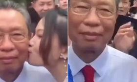 钟南山与女研究生合影时被亲脸！自嘲没办法跟老伴解释