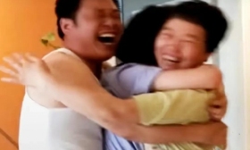 超超超激动！盘点高考生查分名场面：有人握拳怒吼痛哭、全家激动乱跳