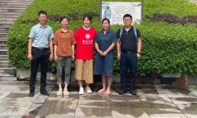 淡定学霸！江西女孩上午签约北大下午进工厂干活，网友：心态赢了