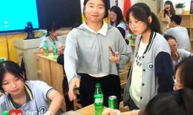 【视频】学生成绩共同进步，期末班主任请全班同学吃烧烤，网友调侃：又是别人家的老师