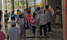 科技园变“清华新校区”？暑期研学乱象频发，背后暗藏利益链