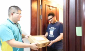 视频｜南京考生注意啦！首批高考录取通知书正在陆续送达……