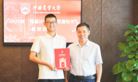 中国农业大学党委书记赴四川为新生送上“强基计划”录取通知书