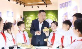 周振程：扎根乡村教育 播下科学种子 | 2023江苏教师年度人物