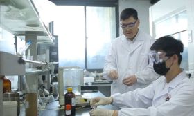 严锋：严谨治学出硕果 锋出磨砺耀华光 | 2023江苏教师年度人物