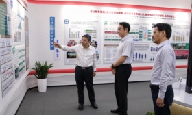 省政府党组成员赵岩到省教育厅走访调研 向全省广大教师和教育工作者致以节日问候