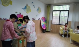 红旗小学开展心理游戏轻松教学