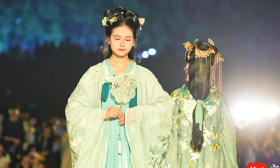 赏宋代点茶，做彩色月饼……南农大中秋灯会带你“穿越时空”