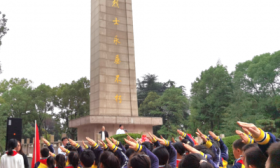 传承红色基因 丹阳正则小学缅怀先烈
