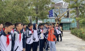 体验首钢魅力，北京文汇中学走进“钢铁森林”举办少先队建队仪式
