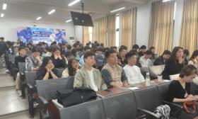 模拟面试、谈薪资，“职导师”走进北京建筑大学为学生解求职困惑