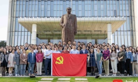 汲取奋进力量！南京田家炳高级中学党员教师参观新华日报报史馆
