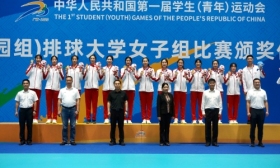 李金泉赴学青会校园组现场为江苏代表队鼓劲加油