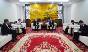 美国威斯康星州南区教育总局一行来访省教育厅