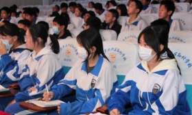 了解植物的演变、水果的生长，北京大兴四校师生与科学家面对面