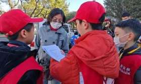 新京报小记者街头采访市民眼中的“未成年人网络健康使用情况”