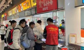 学生从大一吃到大四！南航爱心能量早餐上线，连续四年给“早起鸟”送上爱与温暖
