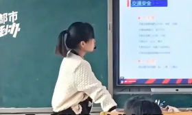 22岁女老师被7旬老人开老头乐撞死，家属：至今没有道歉，我们找不到人；老人女儿：没什么事我不联系他