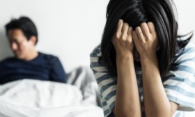 教授被指隐婚恋爱偷拍视频，校方查实后解聘，当事人：有多名女生