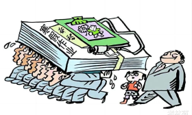 家长吐槽学校让打印500多张寒假作业, 网友: 比去指定书店买划算