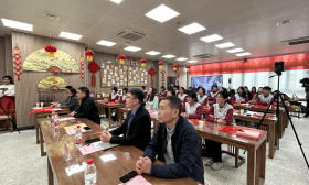 其乐融融！中华学子与匈牙利学生交流中国春节习俗