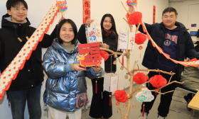 视频|做花灯、包汤圆……东大学子热闹庆元宵！