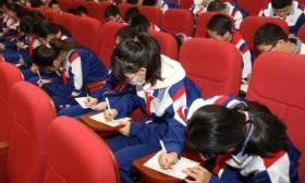 “科技海啸”下，北京多所中小学用“科学第一课”迎接新学期