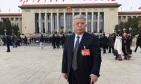 全国人大代表杨朝明：建议设立“拥抱父母日”，培育传统美德