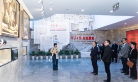 杨树兵一行赴新华日报社开展联学共建