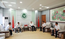 济宁学院与新疆英吉沙县四所学校举行实践教学基地签约暨授牌仪式