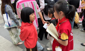 学生化身小店主、小顾客，丰台区怡海小学数学课变身“跳蚤市场”