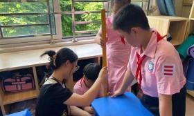 孩子们个头高了，课桌椅能否跟着“长”？