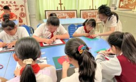 让传统文化在校园“出圈”！鸡山小学开设君子国风剪纸选修课程