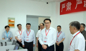 副省长赵岩检查高考评卷工作