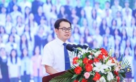 山东财经大学校长寄语毕业生：在奋斗的青春里不能“放过自己”
