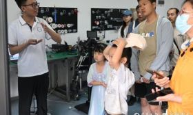 大学节 | 医学类人工智能应用对学生家长开放，激发学生热情