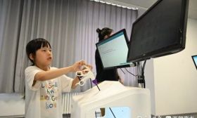 大学节 | 学生和家长“体验”主刀医生