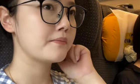 冲上热搜！女老师坐高铁遇小孩尖叫，亮出身份后，整个车厢安静了
