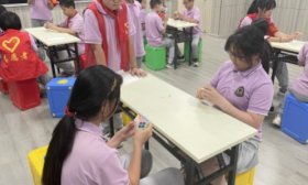 济南高新区第一实验学校举行“魔方争霸”竞赛活动