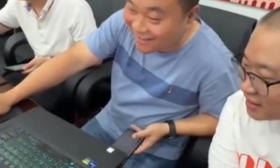 理科生高考699分 老师:有点瑕疵，但嘴角已经压不住了