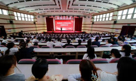 一份特殊的毕业礼物，徐州医科大学为毕业生党员过“政治生日”