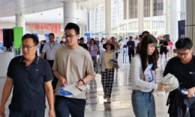 2024山東高招會，各地考生和家長紛至沓來